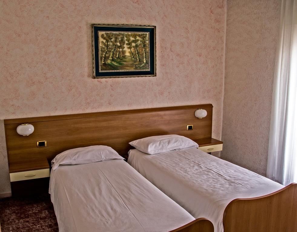 Hotel Alla Noce Limone sul Garda Zimmer foto